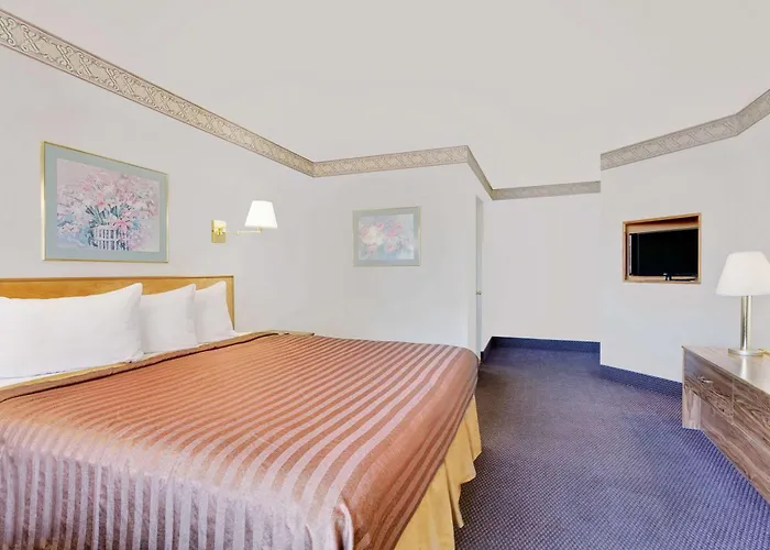 Travelodge By Wyndham Motel 2*