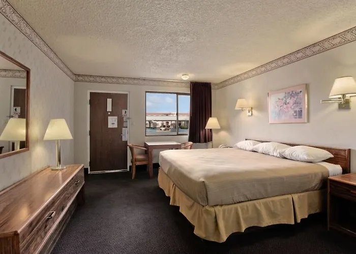 Motel Travelodge By Wyndham Page, View Of Powell