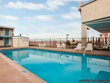 Motel Travelodge By Wyndham Page, View Of Powell